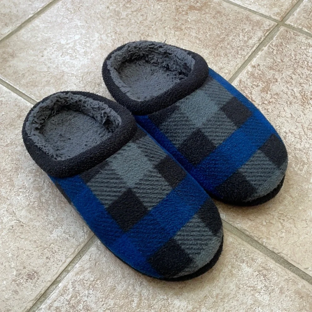 Cuddl Duds Boys Buffalo Check Fleece Slippers